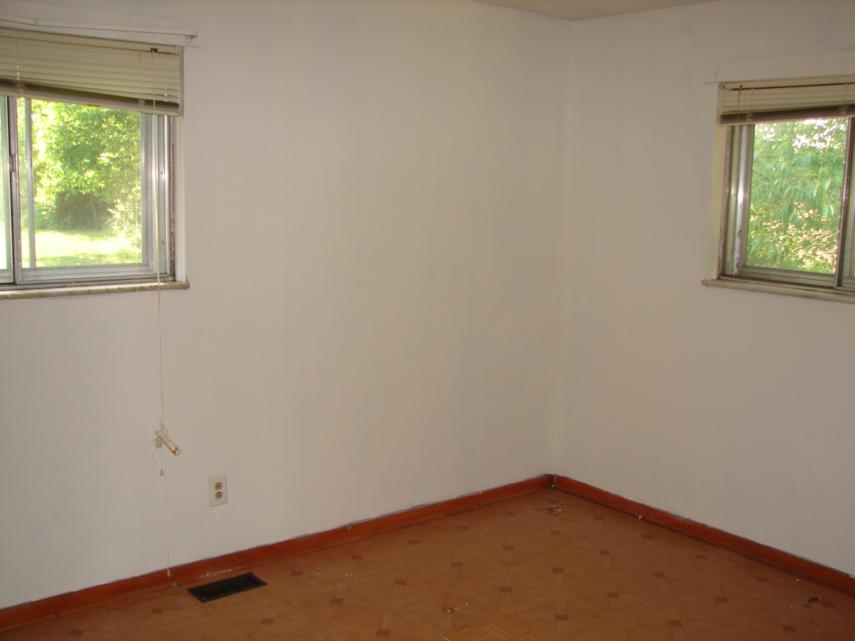 Master Bedroom - Gasburg duplex